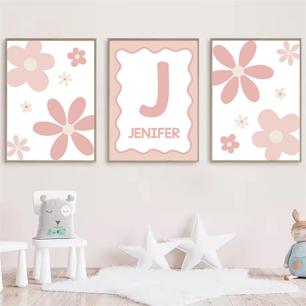 Baby Nursery Name Wall Art - การ์ตูนดอกเดซี่สีชมพูโปสเตอร์ชื่อที่กำหนดเองภาพวาดบนผ้าใบดอกไม้ป่าศิลปะบนกำแพงพิมพ์โปสเตอร์สำหรับห้องเด็กภาพตกแต่งห้องเด็กผู้หญิง